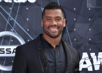 Russell Wilson responds to benching in 8 words